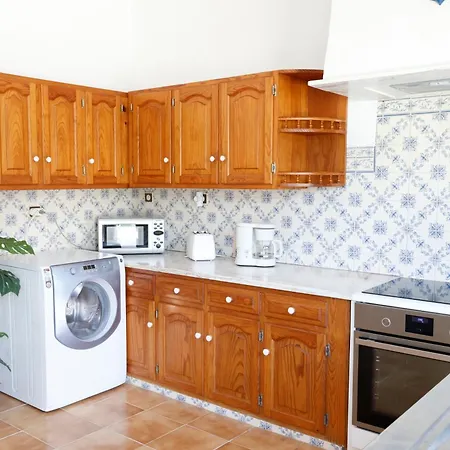 *private Outdoor Area* 300m-beach, Swing/no Stairs Dom wakacyjny *