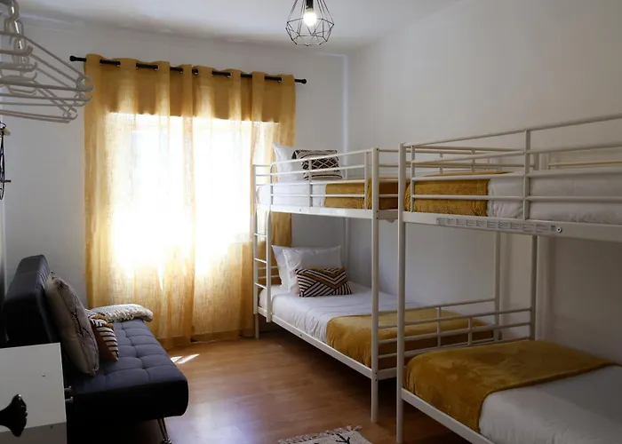 *private Outdoor Area* 300m-beach, Swing/no Stairs بيت للعطل *