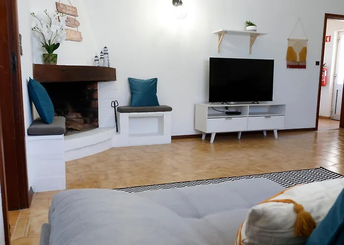 *private Outdoor Area* 300m-beach, Swing/no Stairs